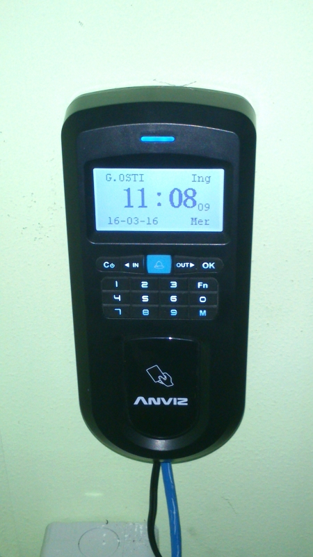  VP30 controllo accessi Anviz rfid e codice pin per porta interna